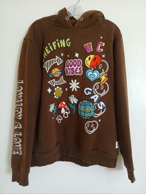 WDCK Brown XL Hoodie Wedding Cake Good Vibes pockets